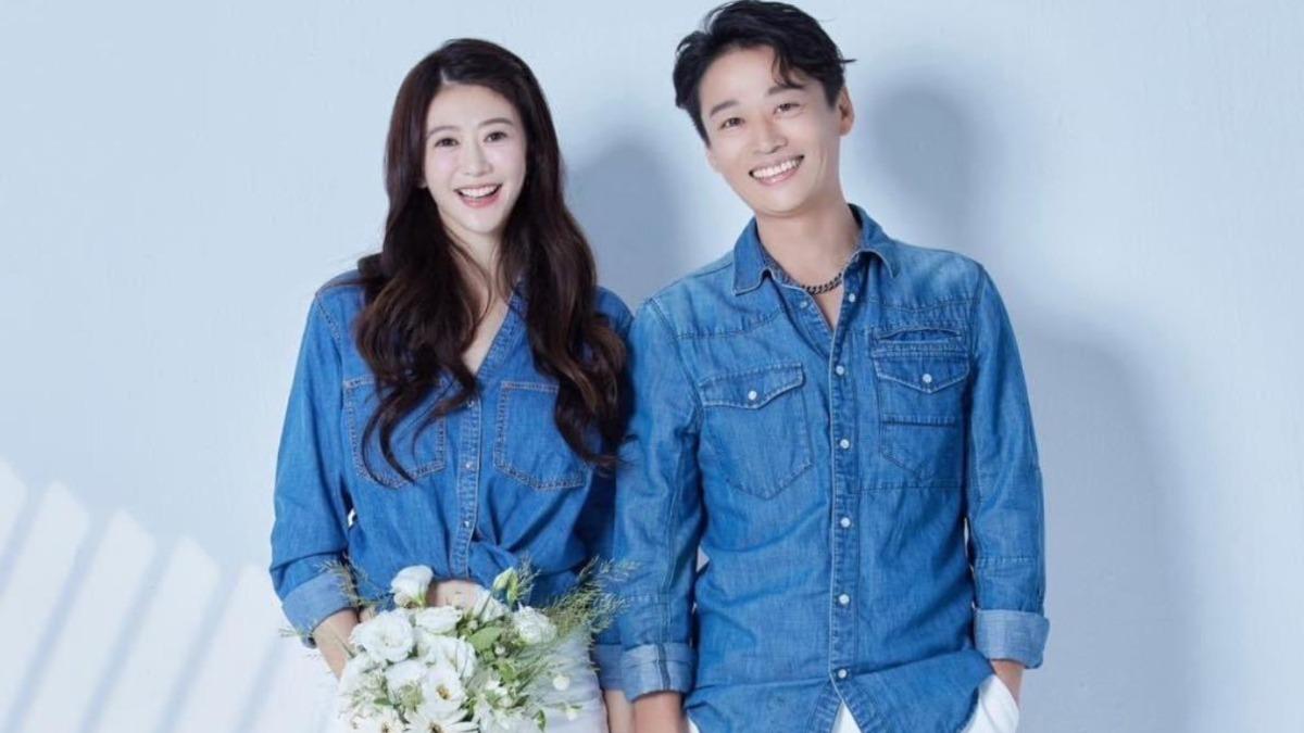 許蓁蓁去（2024）年無預警曬出婚紗照宣布結婚喜訊。（圖/翻攝自許蓁蓁臉書）