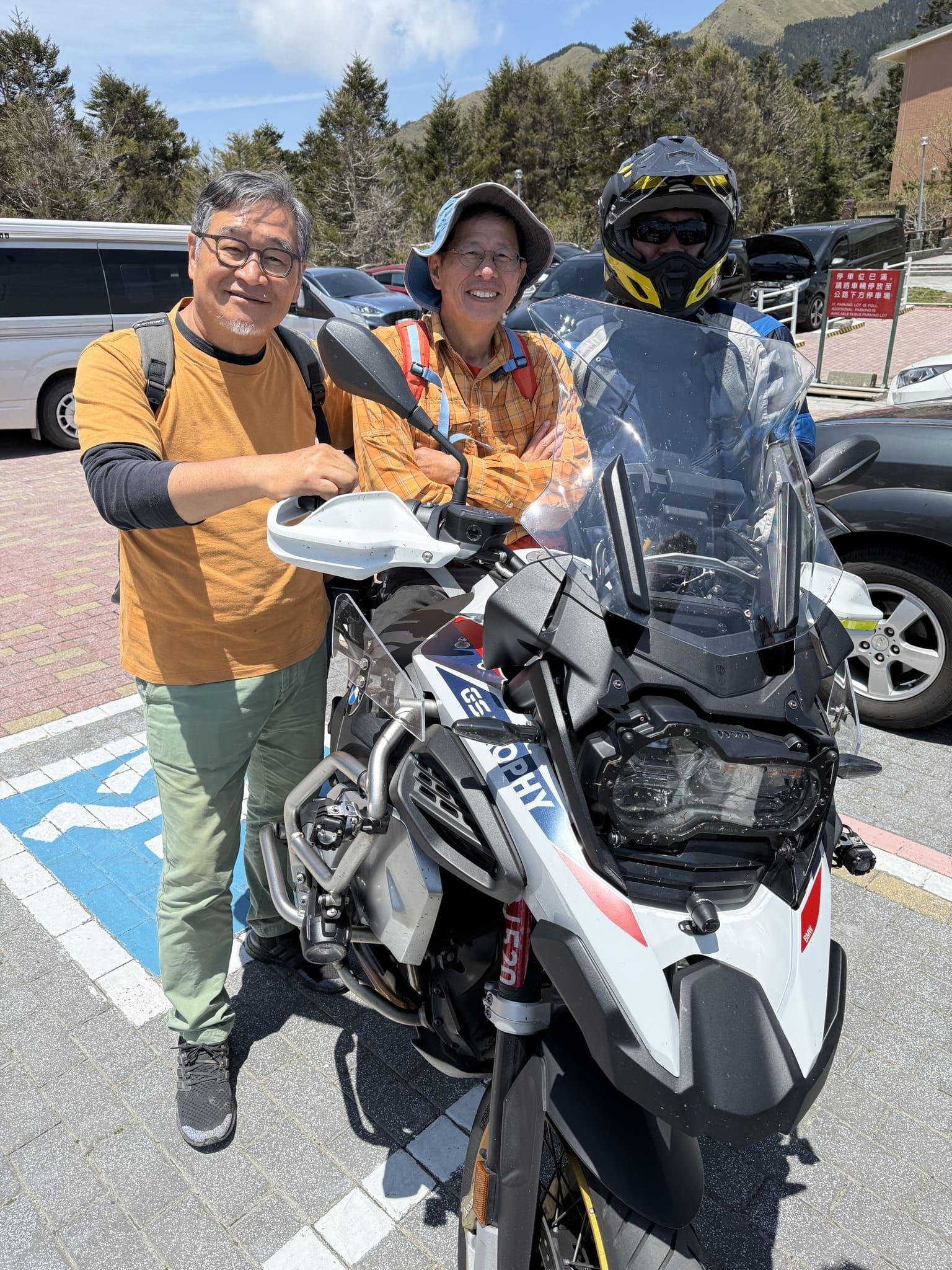 《浩克慢遊》向王浩一致上最深的敬意。（圖／翻攝自浩克慢遊臉書）