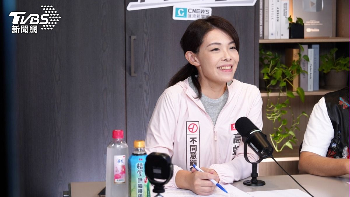 目前停職中的新竹市長高虹安今（30）日接受網路節目專訪。（圖／《中午來開匯》提供）