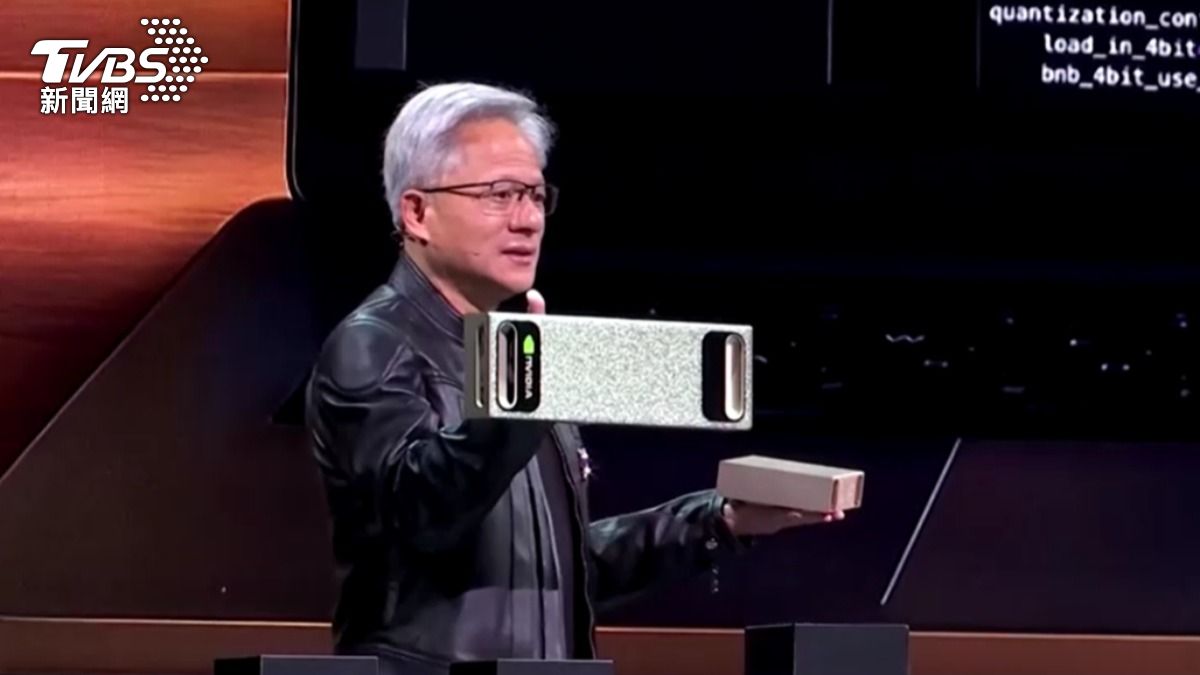 辉达执行长黄仁勋身家突破台币4兆元,跻身全球十大富豪。 (图/路透社)