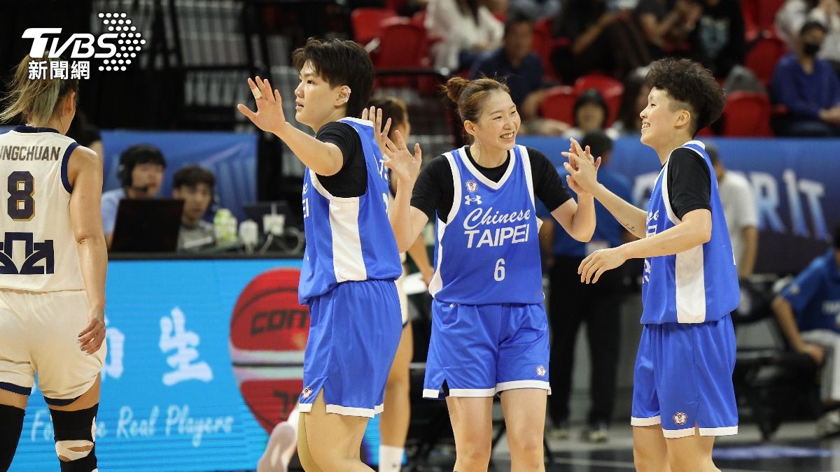 台灣世大運女籃培訓隊在瓊斯盃終場以100比41痛宰泰國隊。（圖／中央社）