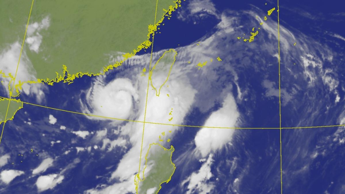 天氣／丹娜絲颱風中心恐貫穿台灣　專家：「距離核心極近」風雨升級
