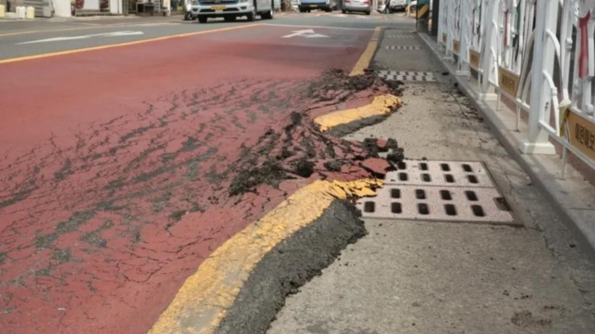 南韓近期遭遇猛烈熱浪，甚至出現「馬路融化」的奇景。（圖／翻攝自首爾日報）