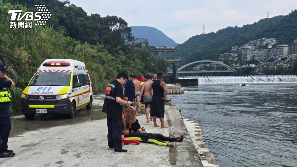 新店1男戲水失蹤　救人翻船「3警義消命危」