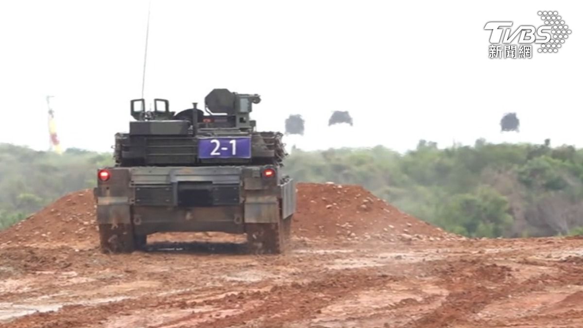 國軍最強戰車來了　M1A2T首公開射擊　總統：無怪乎地表最強
