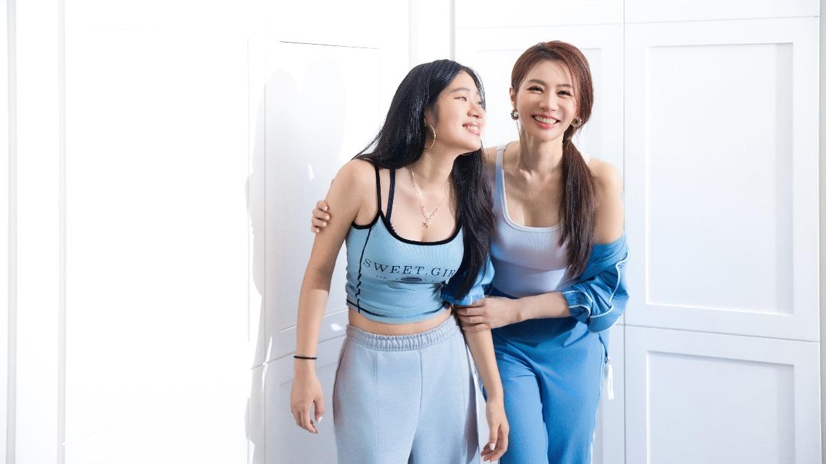 王瀅（右）和大女兒Siena首度公開同框。（圖／鏡藝宏海提供）