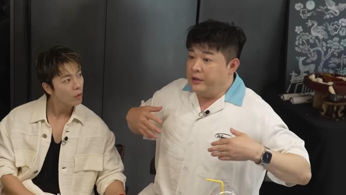 神童（右）分享自己做過乳頭縮小手術的經驗。（圖／翻攝自十五夜頻道YouTube）