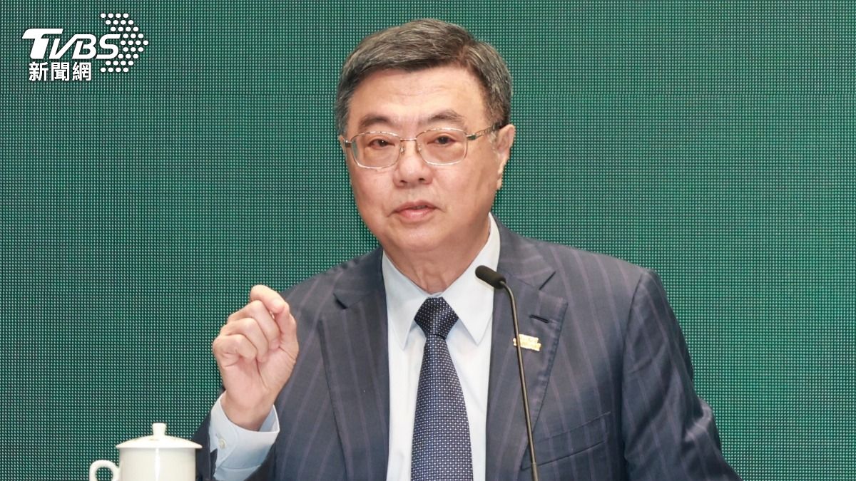 卓榮泰稱發一萬元現金是讓國家舉債，他願意到立法院親自向在野立委說明。（圖／華子琛攝）