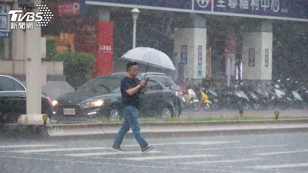 國家警報響！9縣市大雷雨狂襲　氣象署發豪雨特報