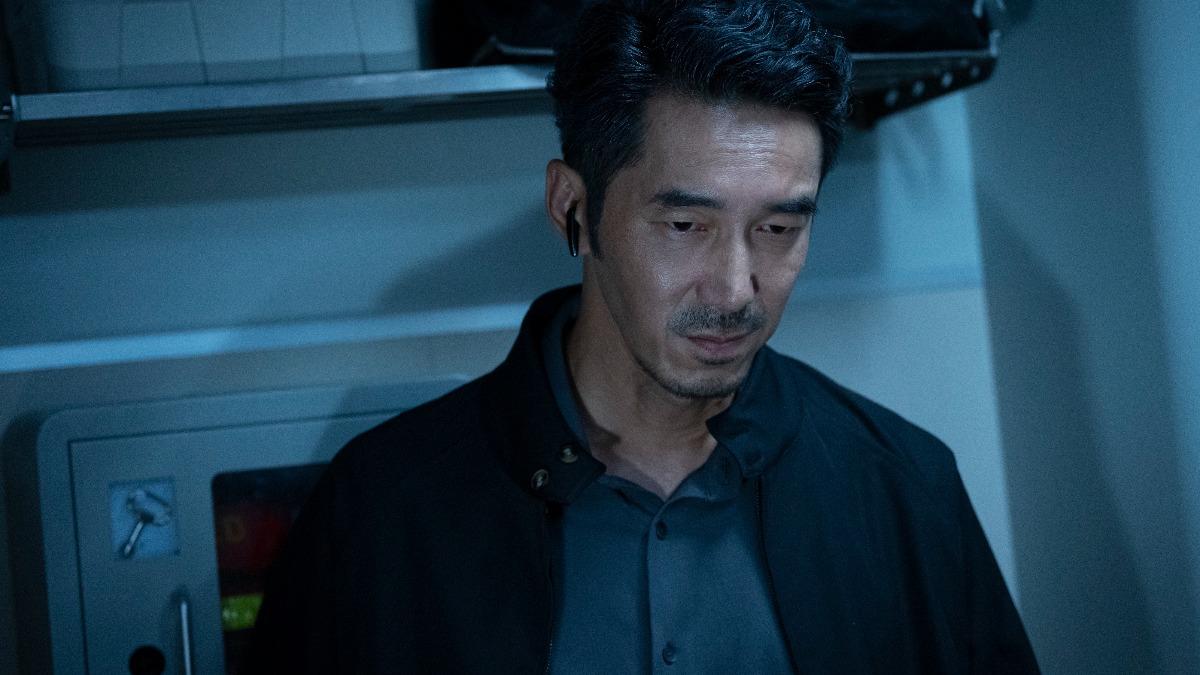 李李仁在《96分鐘》飾演警察局長，追查未解的炸彈案真相。（圖／華影國際提供）