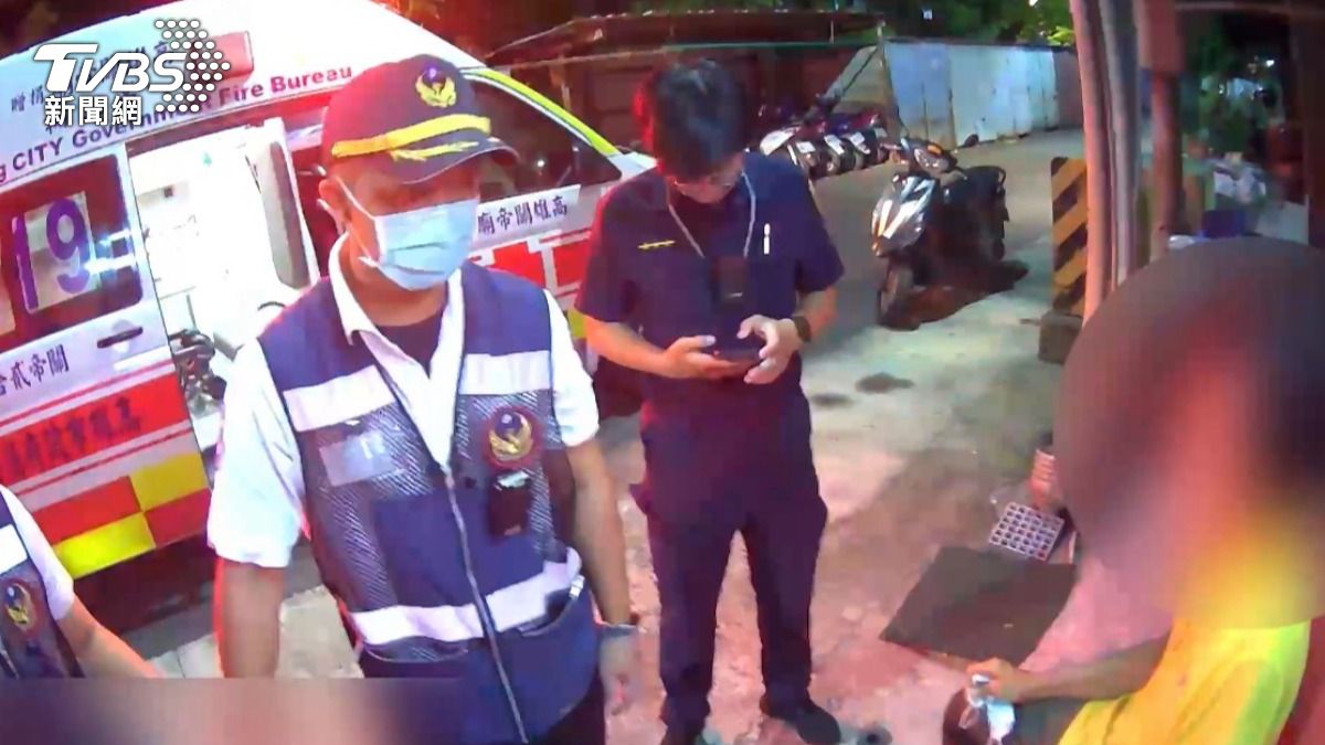 婦人平常都會外出與鄰居互動，近日卻被發現3天沒出門。（圖／TVBS）
