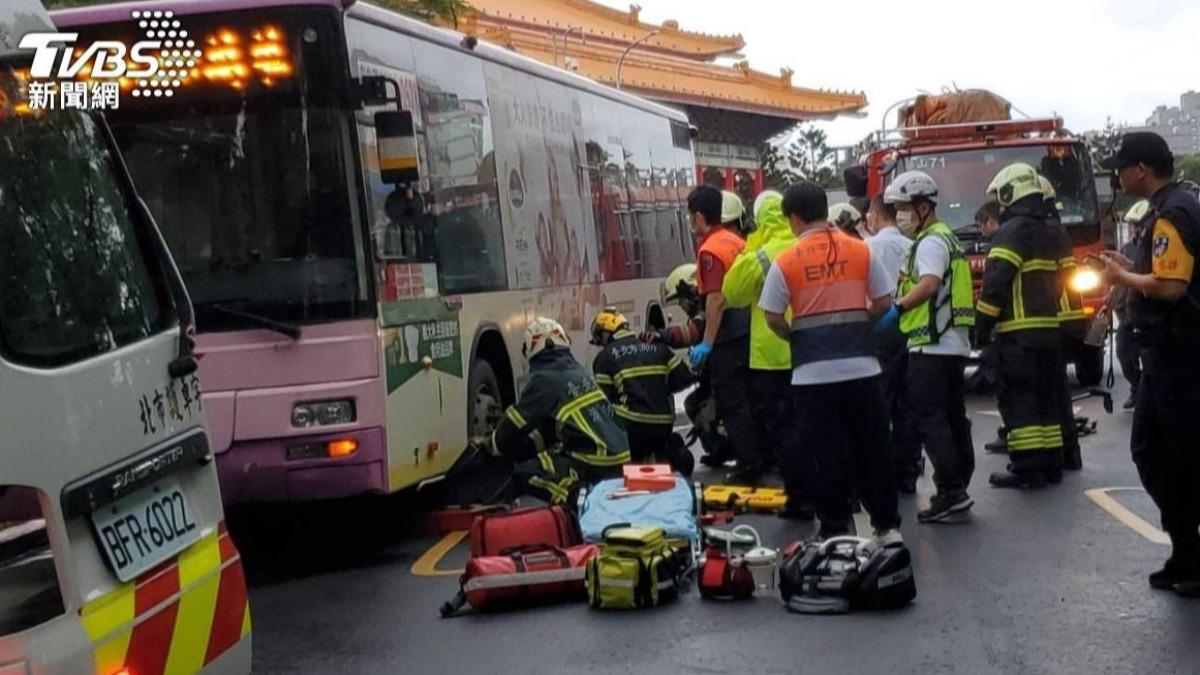 名醫周佳正遭撞死被酸不看路！粉專憶「同樣悲劇」：下次會是誰？