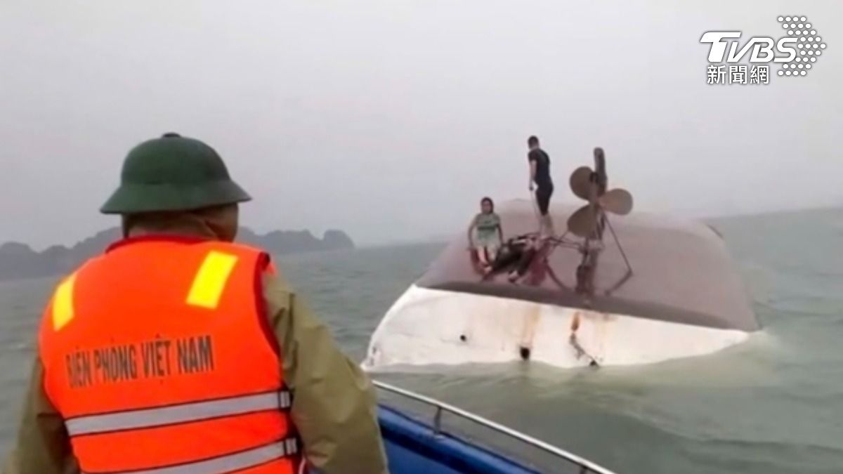 雷暴警告連發！　10級狂風+雷雨冰雹　越南下龍灣遊船翻38死