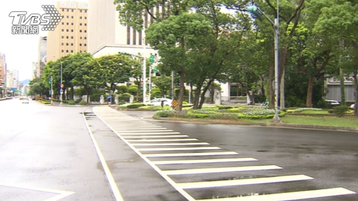 名醫周佳正遭撞道路長75米　綠燈卻僅69秒