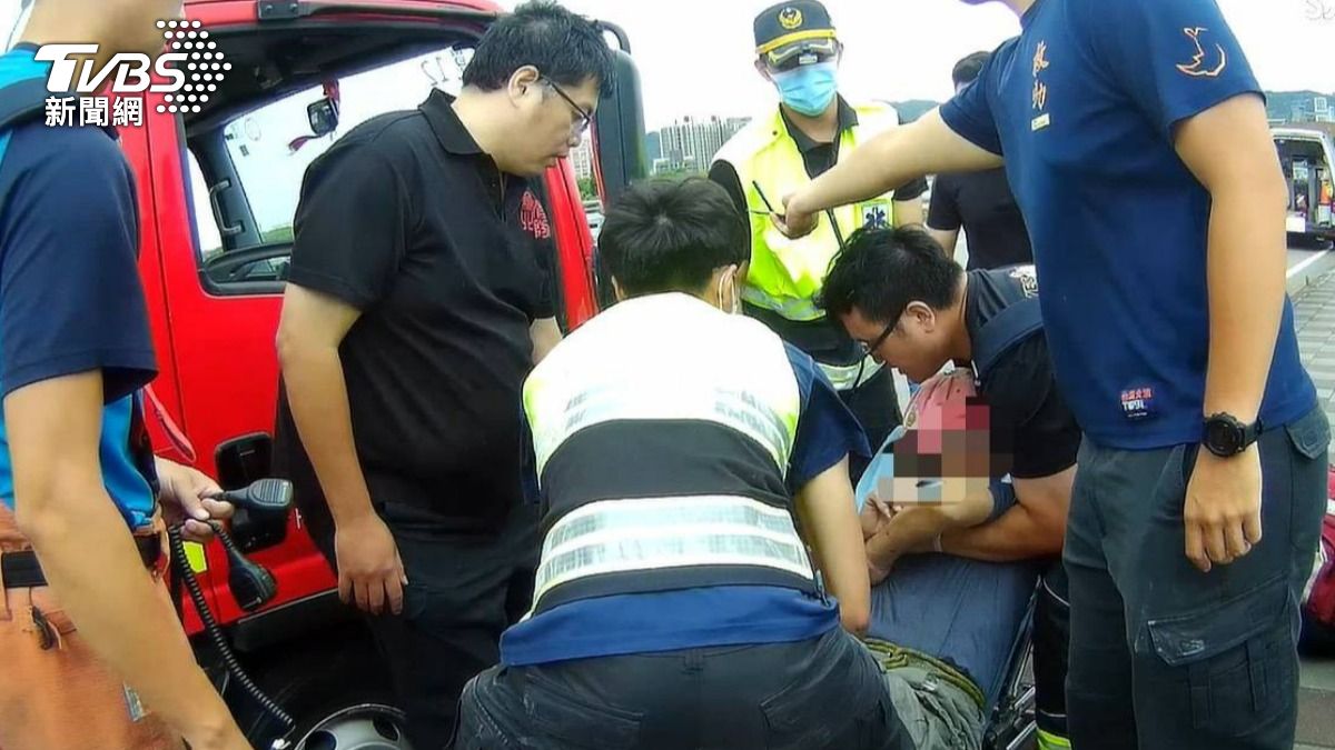 越籍移工目擊「翁跨護欄險墜橋」　一把環抱鬼門關前救人