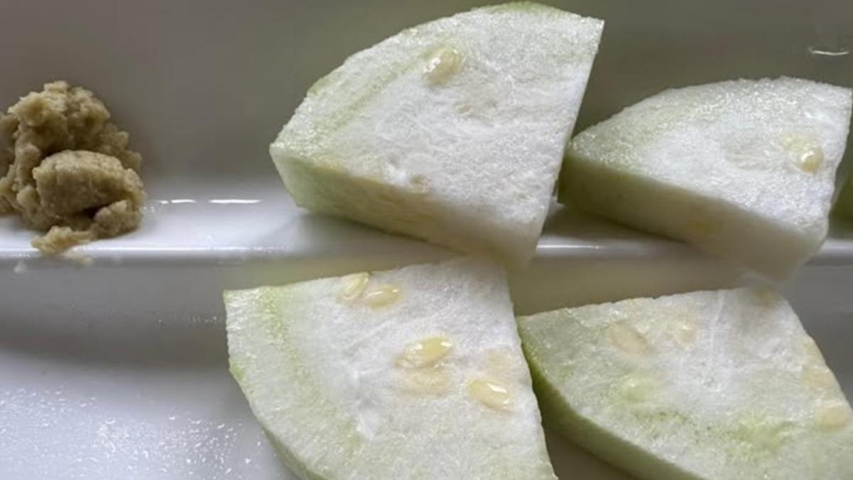 顛覆印象！絲瓜竟然能「生吃」　專家曝關鍵：在皮下1處