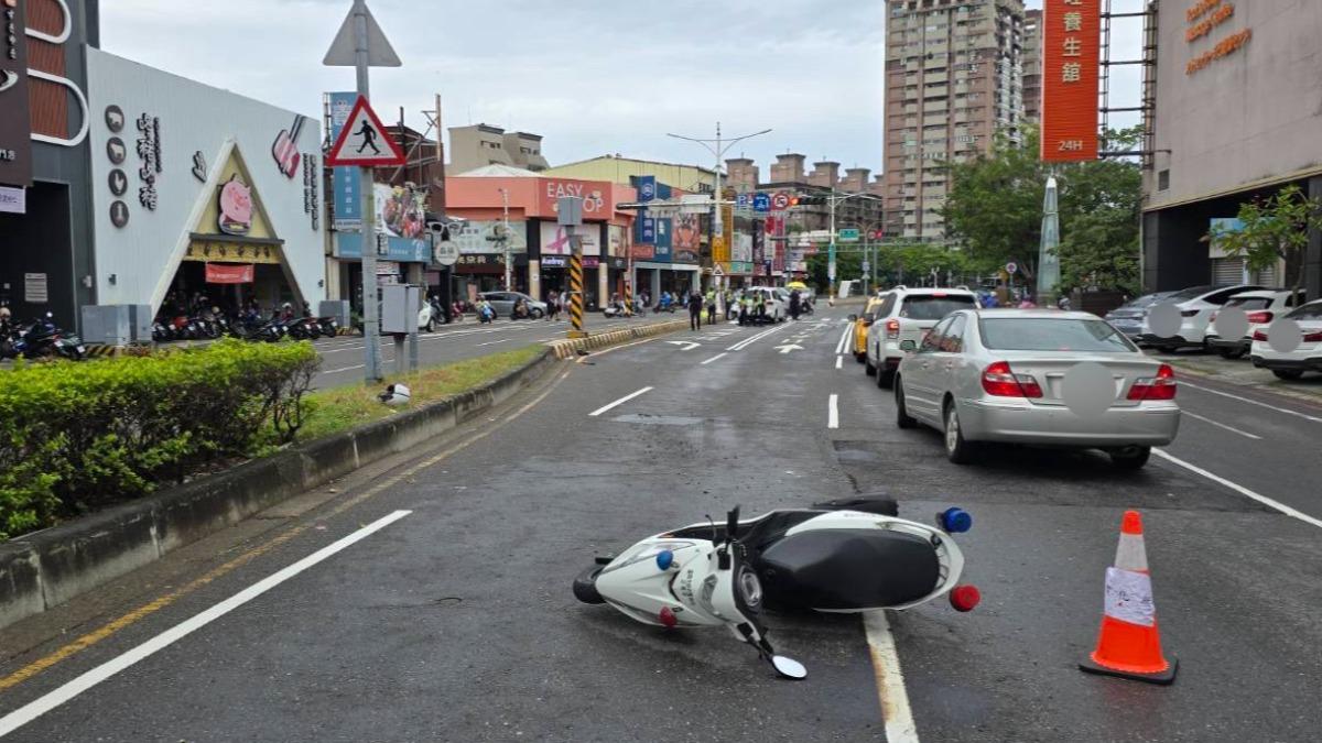 警攔查疑冒名頂替車輛　駕駛猛踩油門撞警車後逃離現場