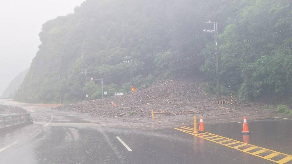 台9線土石泥流湧入。(圖/翻攝自公路局網站) 台9線土石泥流湧入。(圖/翻攝自公路局網站)