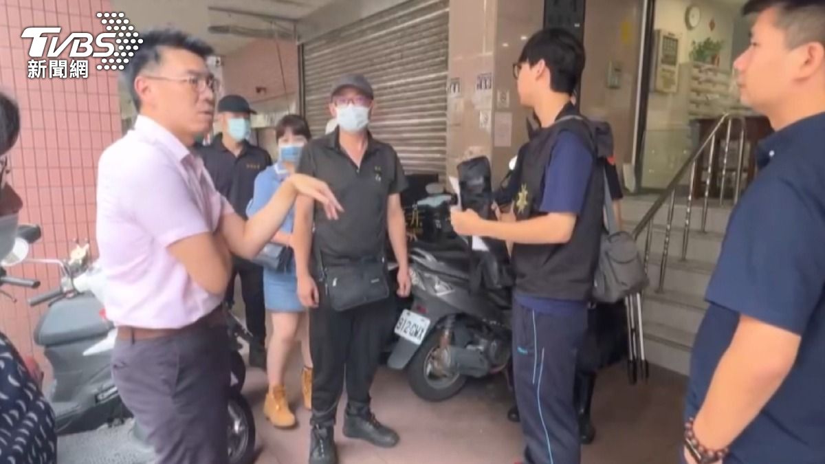 夾童機械車位曝光 檢座回地下室勘驗 保養維修商3人到場