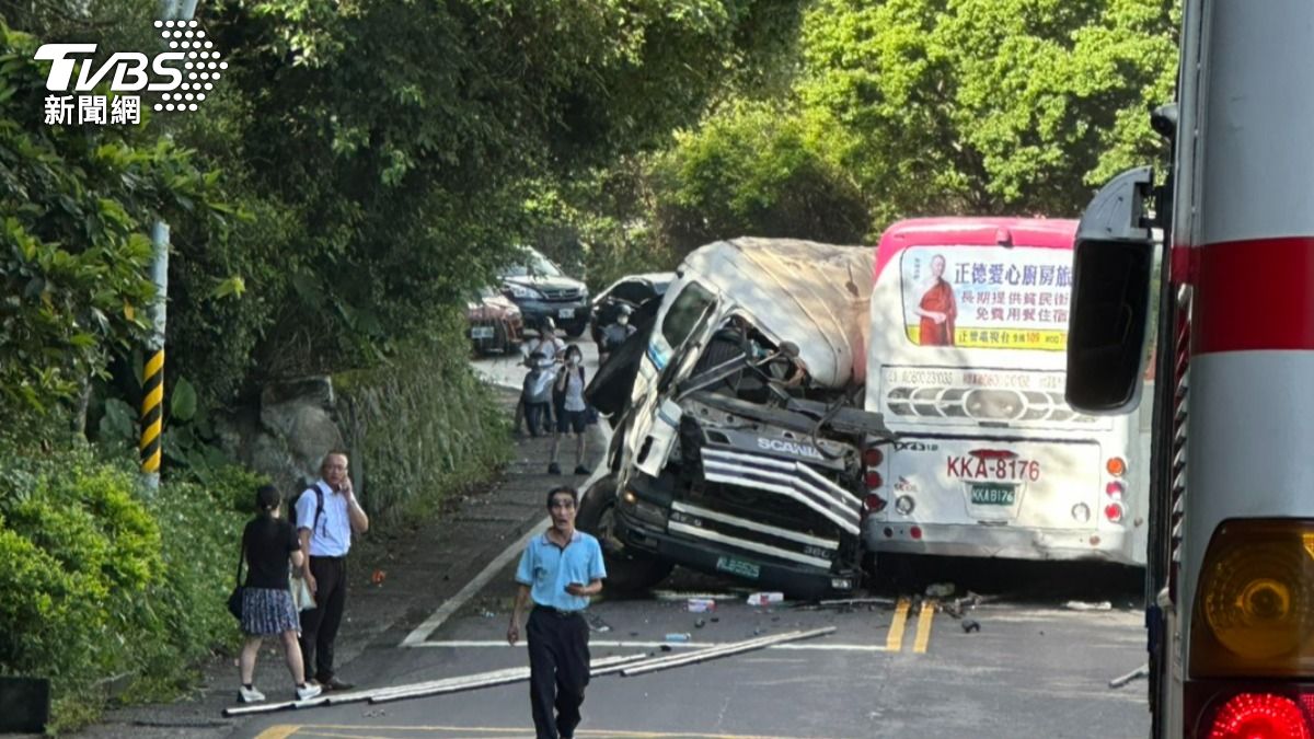 Morning commute disrupted by fatal New Taipei collision