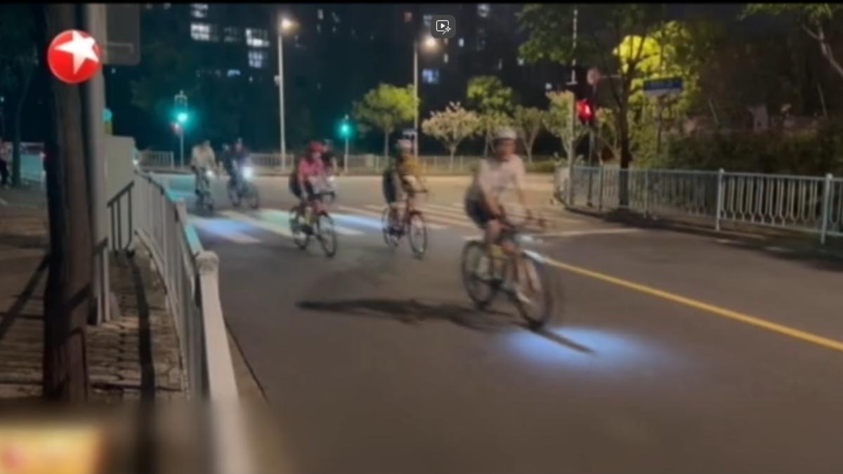 上海暴騎團橫行市區！時速40km無視紅燈　保姆拇指被撞斷