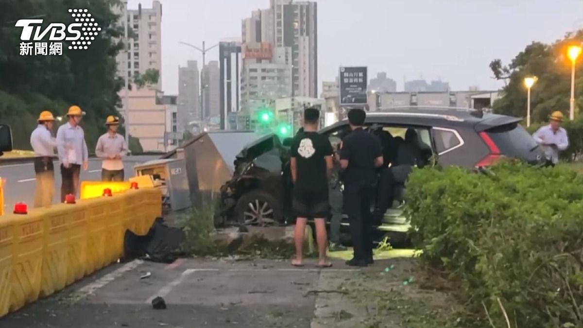 15歲少年無照飆毒車！　警一搜「副駕13歲、大量毒品、不明現金」