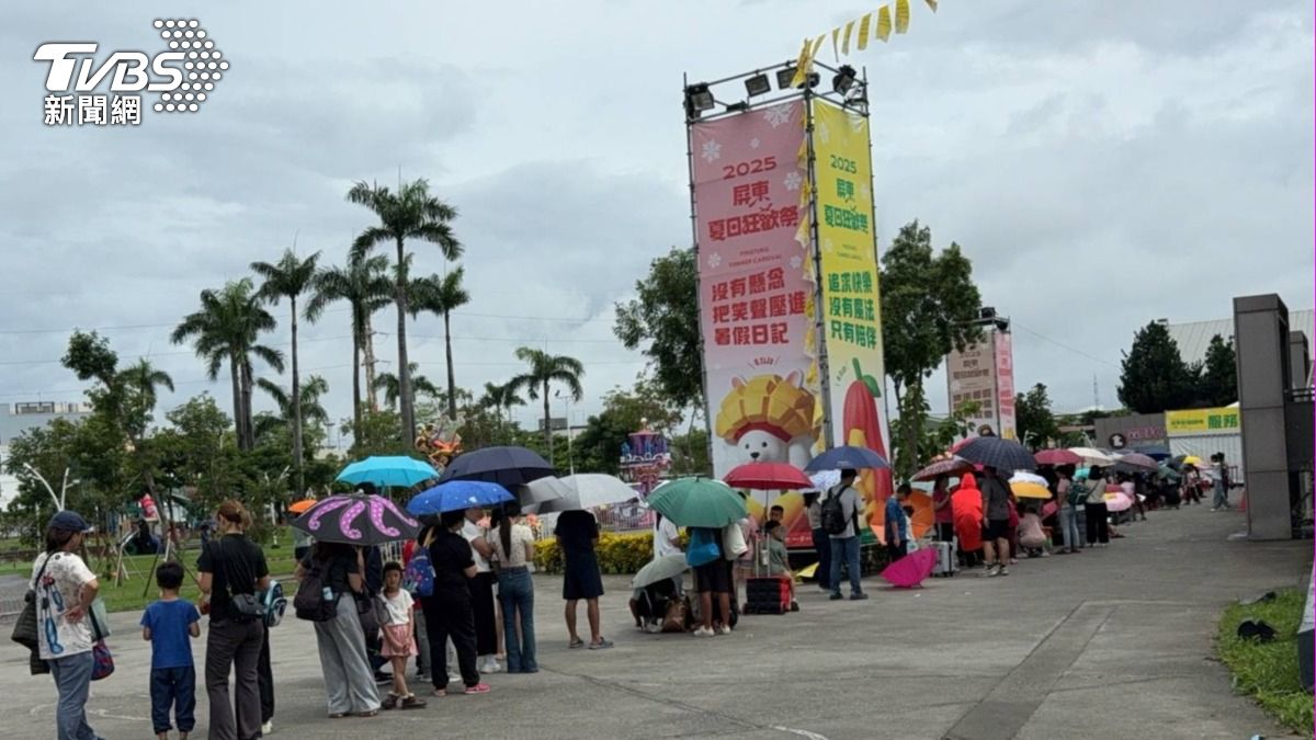 屏東夏日「童話冰宮」太夯黃牛也來搶 縣府急祭兩措施應變