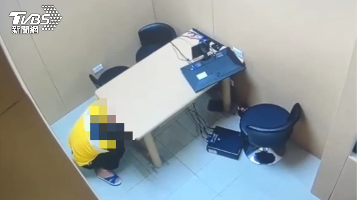 不滿被保護管束！男「大鬧偵訊室」腳勾電線弄倒電腦　下場曝