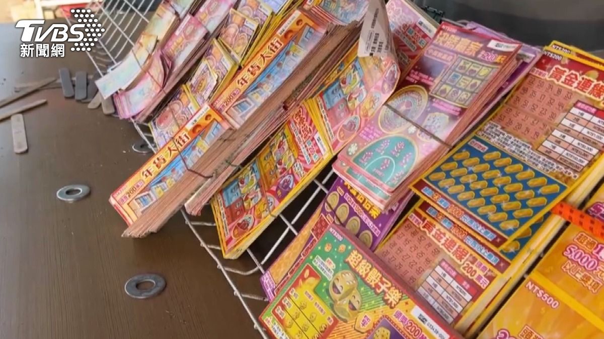 財神廟旁偷發財！男偷走50萬刮刮樂　自首歸還「少17本」