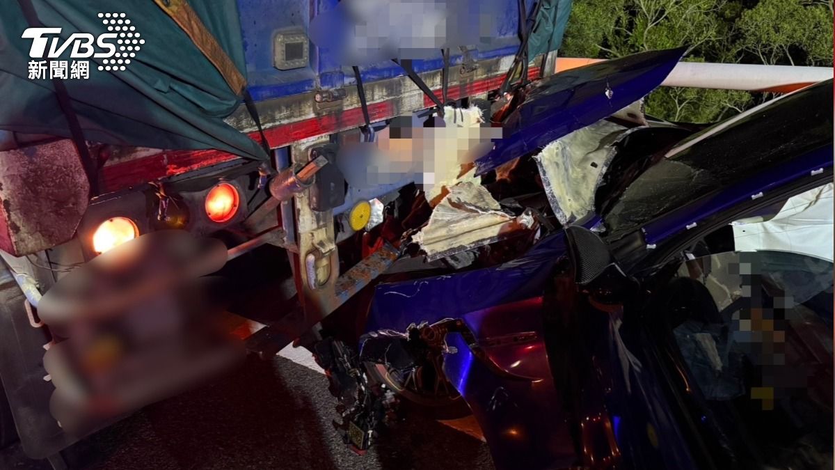 國三台中外埔段死亡車禍！轎車追撞聯結車「引擎遭擠扁」　駕駛亡