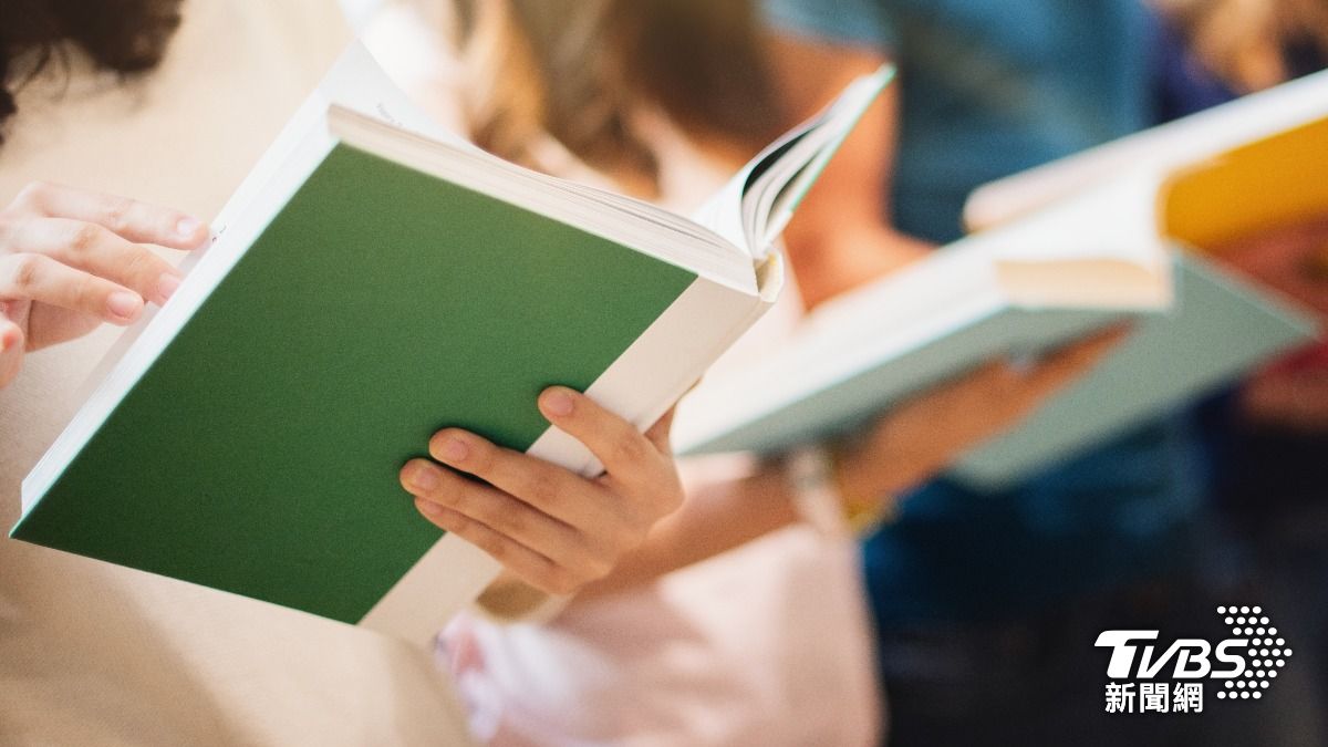 2025上半年暢銷書籍前十出爐！　「科技巨頭」雙入榜