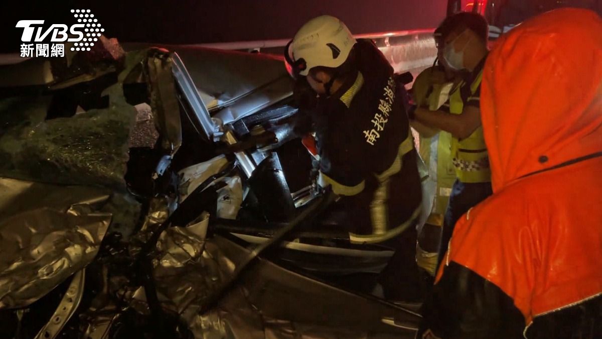 移動飛彈逆向飆半小時！國道重大車禍　兩車對撞雙亡