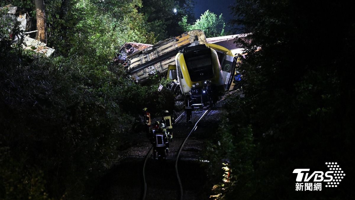 德國火車出軌「畫面曝光」！　至少3死、多人受傷