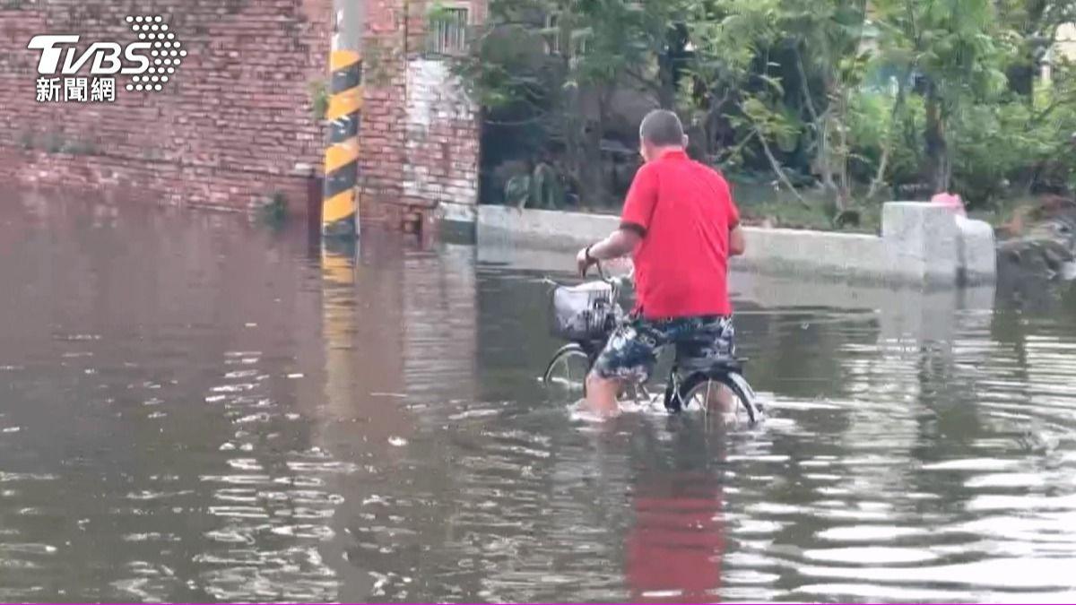 豪雨狂炸！4縣市11地淹水警戒　南投、台中、高雄等7區域列一級