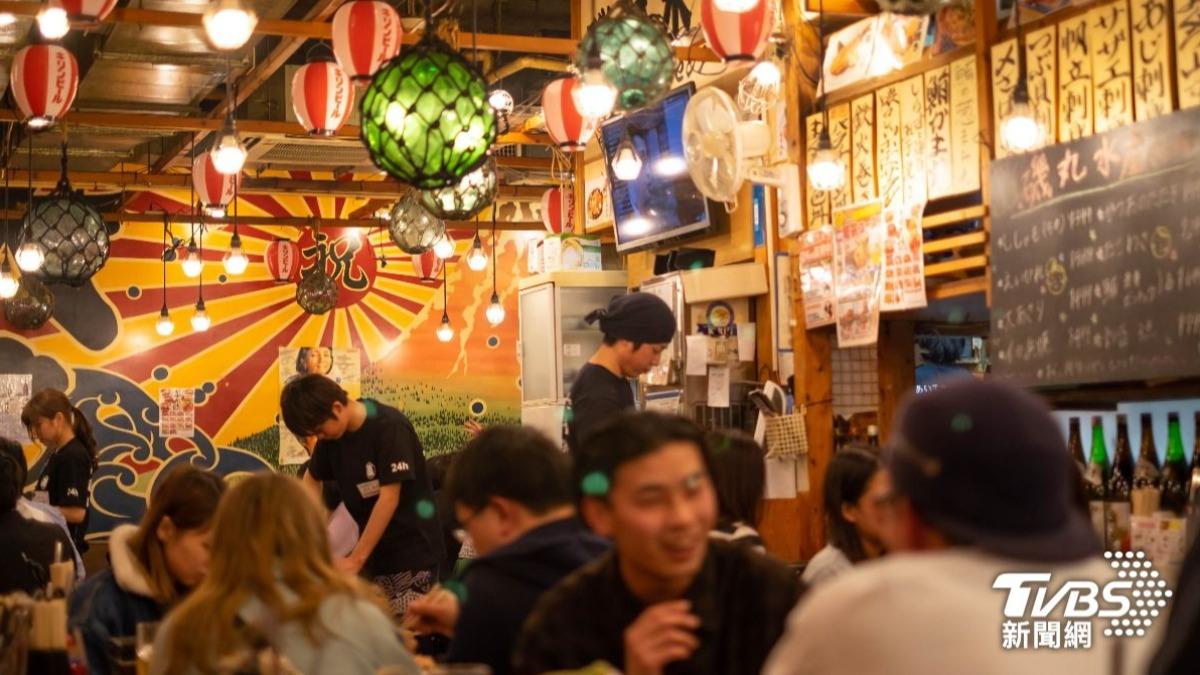 居酒屋老闆娘透露，國慶日訂位全滿，沒想到被5組客人臨時取消。（示意圖，非當事店家／shutterstock達志影像）