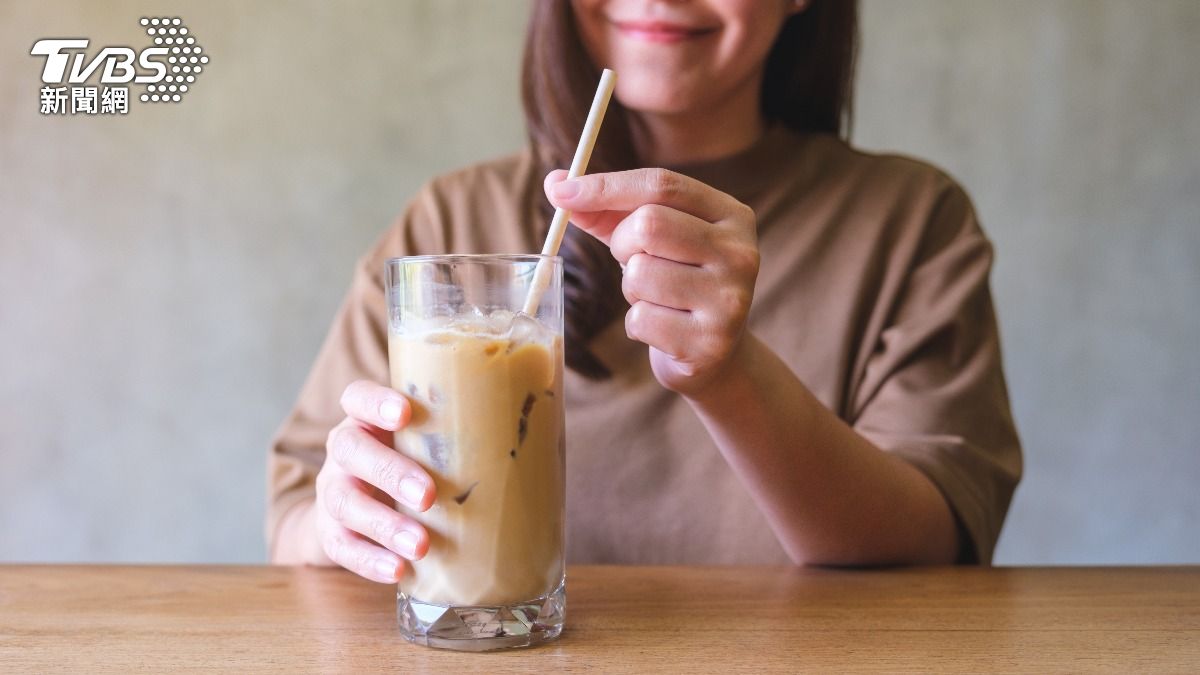 法院認證!婚外男女共飲1杯飲料沒事 「飛吻」是出軌要賠15萬