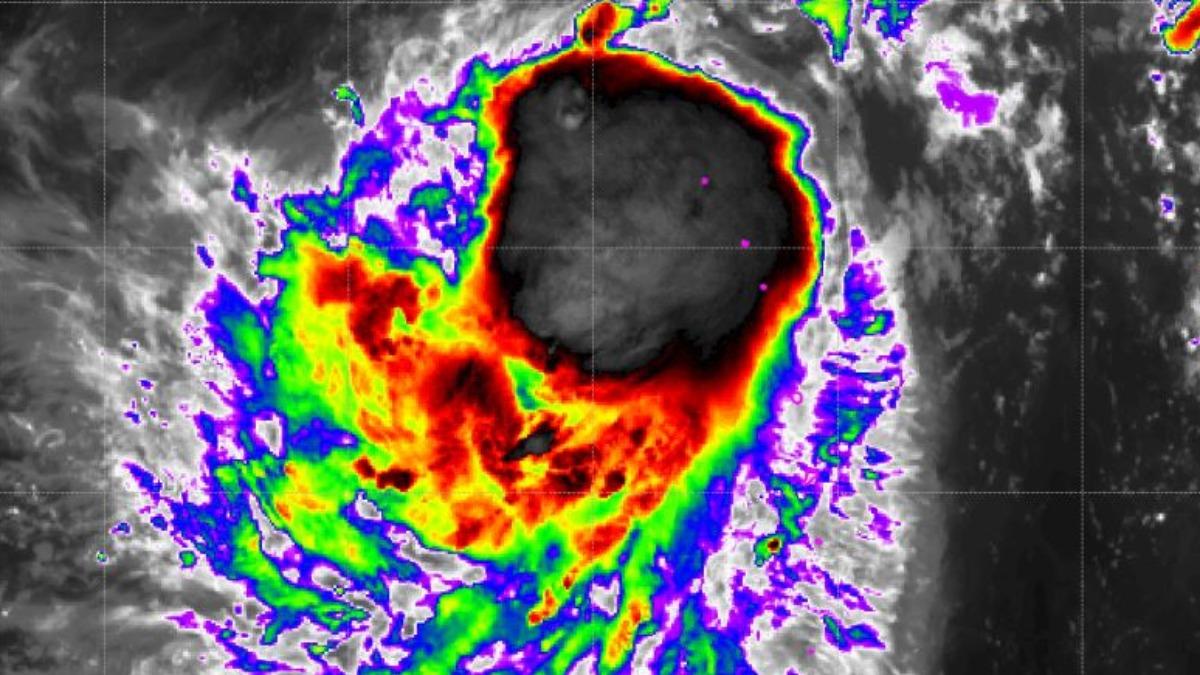 天氣／楊柳颱風恐「登陸台灣」！2地區戒備　風雨很猛