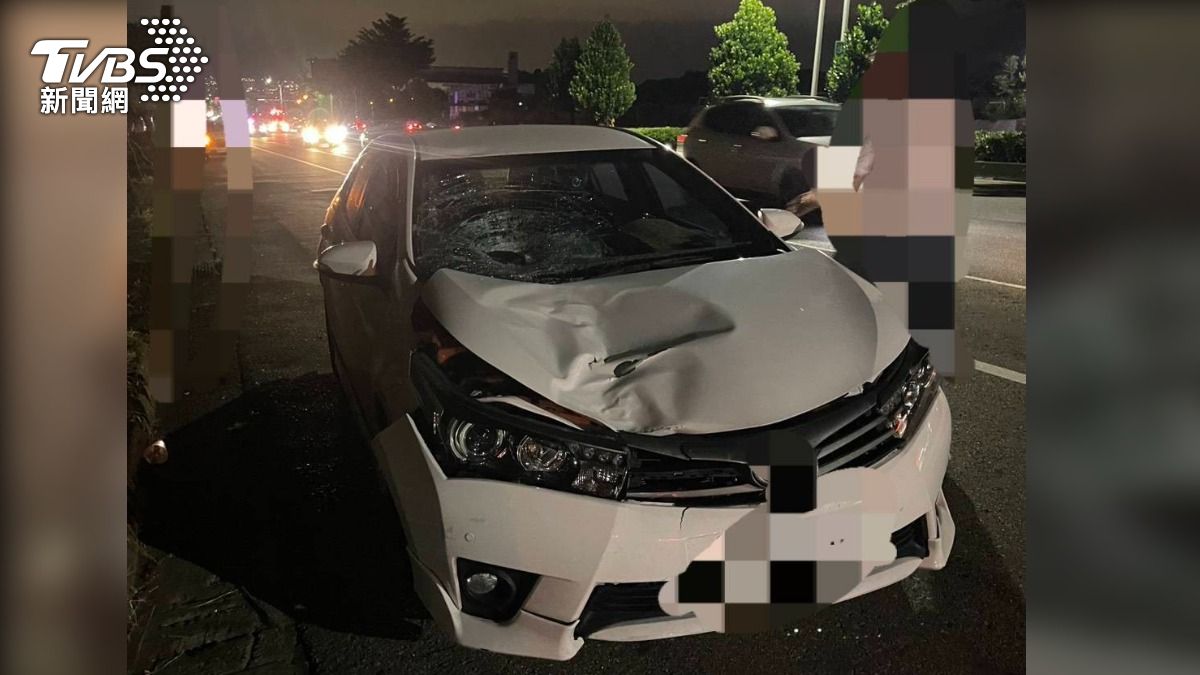 台中暗夜死亡車禍！7旬婦過馬路疑沒走斑馬線　遭車高速撞飛慘死