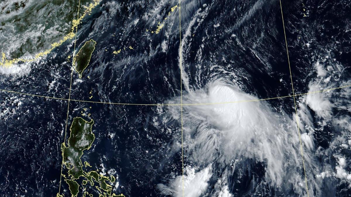 Heavy rain expected as Typhoon Podul nears Taiwan