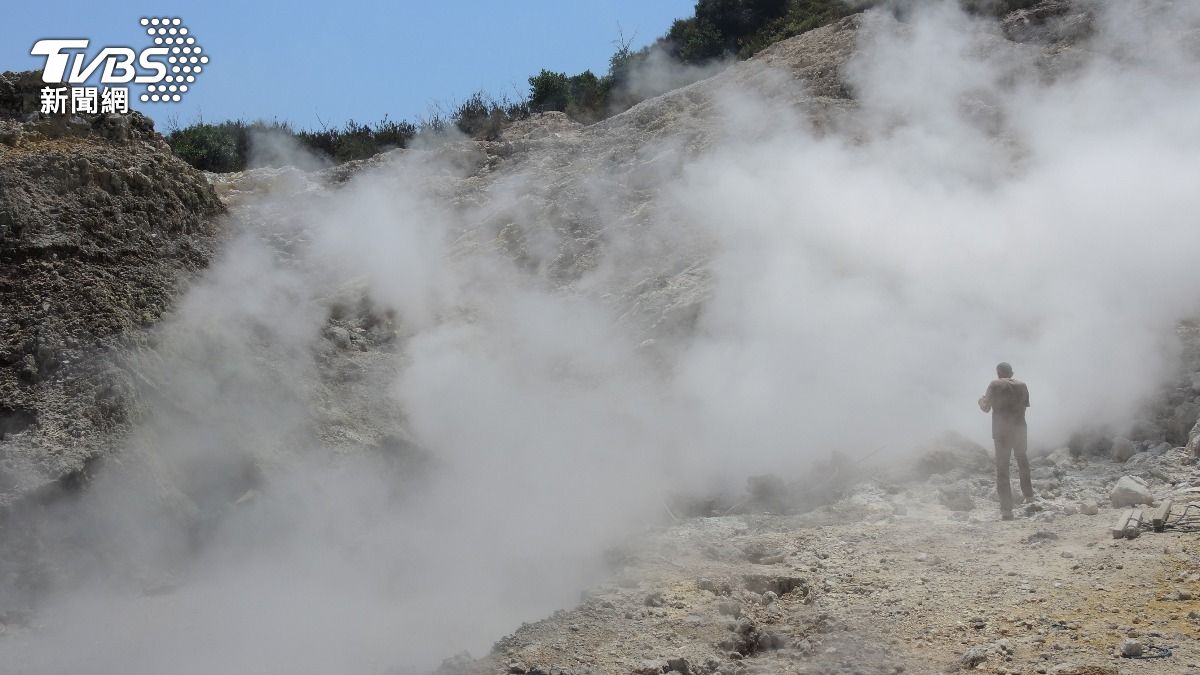 狂冒濃煙！南義火山活動頻繁 民防成最大挑戰
