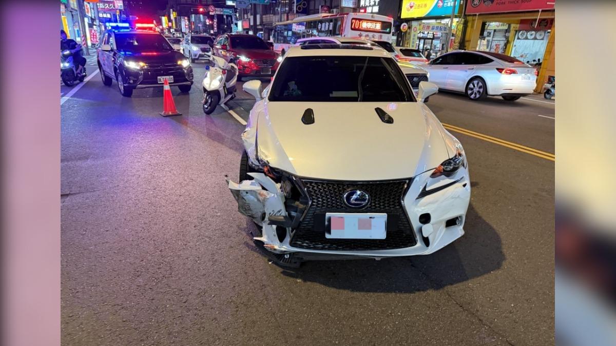 中壢驚魂！多元計程車撞消防栓 又連環撞三車