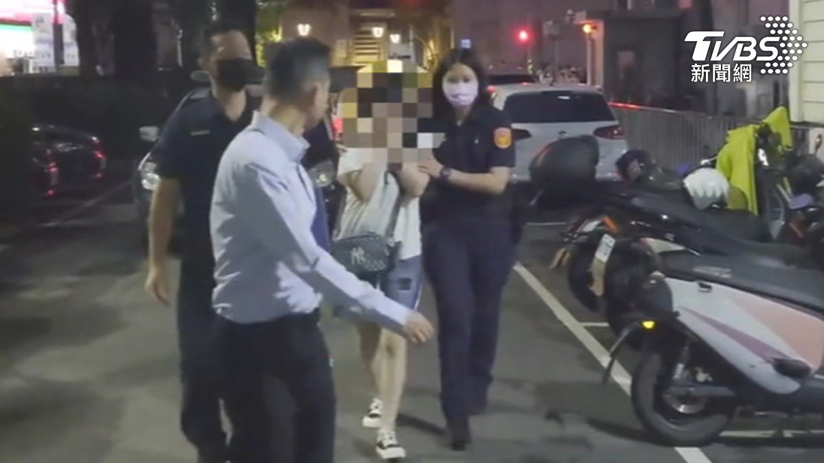 顱內出血男嬰加護病房搶救！保母遮臉被帶回 警方全面調查