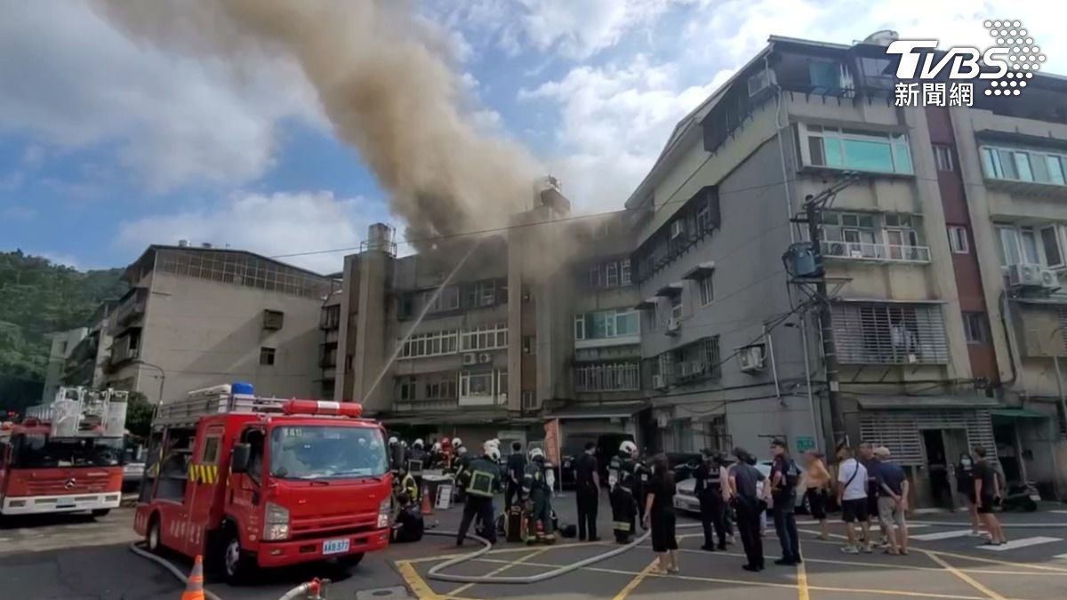 南港公寓竄火　女子5樓獲救已無心跳
