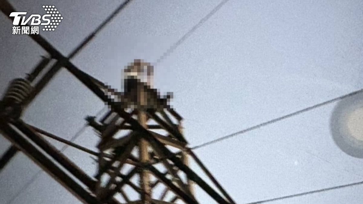 「爬上電塔拍日落」！男子觸電成焦屍　山區起火