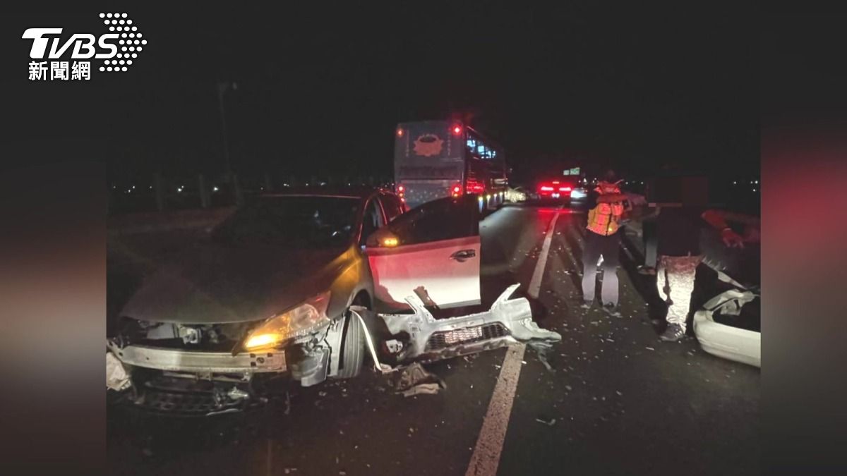 台82線3連撞！　竟是拋錨車停路中央　肇事女疑酒駕落跑