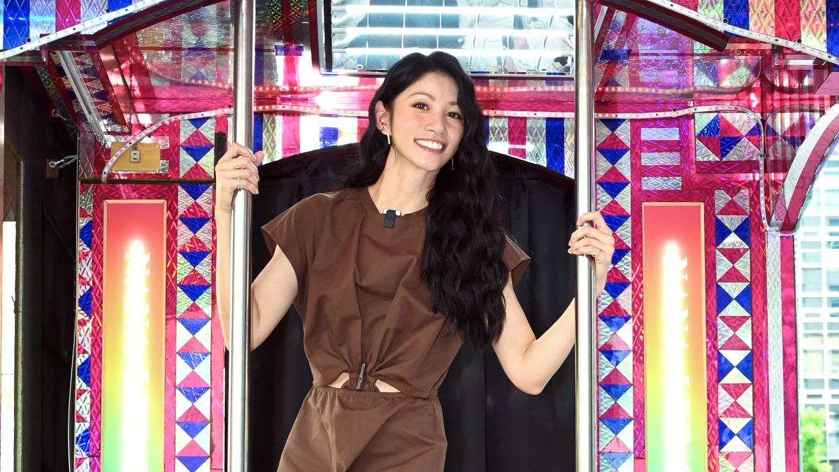李千娜大手筆！砸百萬造電子花車超吸睛　民眾搶看嗨喊凍蒜