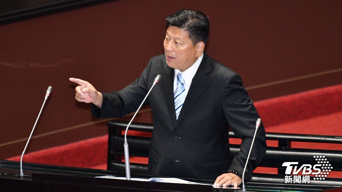 卓榮泰坦言不滿意打詐　傅崐萁當面斥：小孩當車手比跑外送賺多