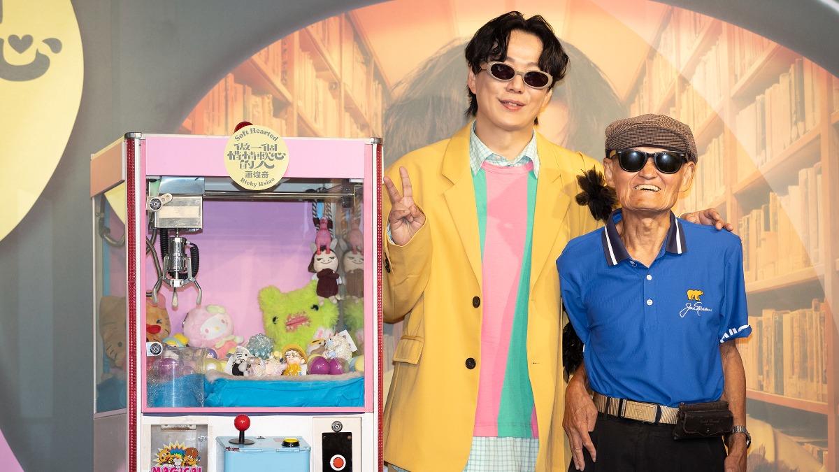 蕭煌奇相當暖心，不僅邀約李炳輝合唱新歌，更要帶著他跑商演。（圖／華納音樂提供）