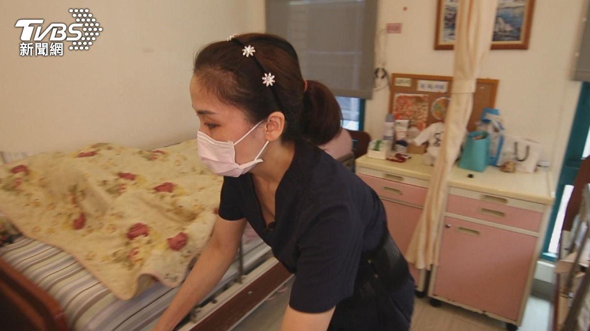 [黑特] 民進黨政府修長照法，搞到弱弱相殘！！