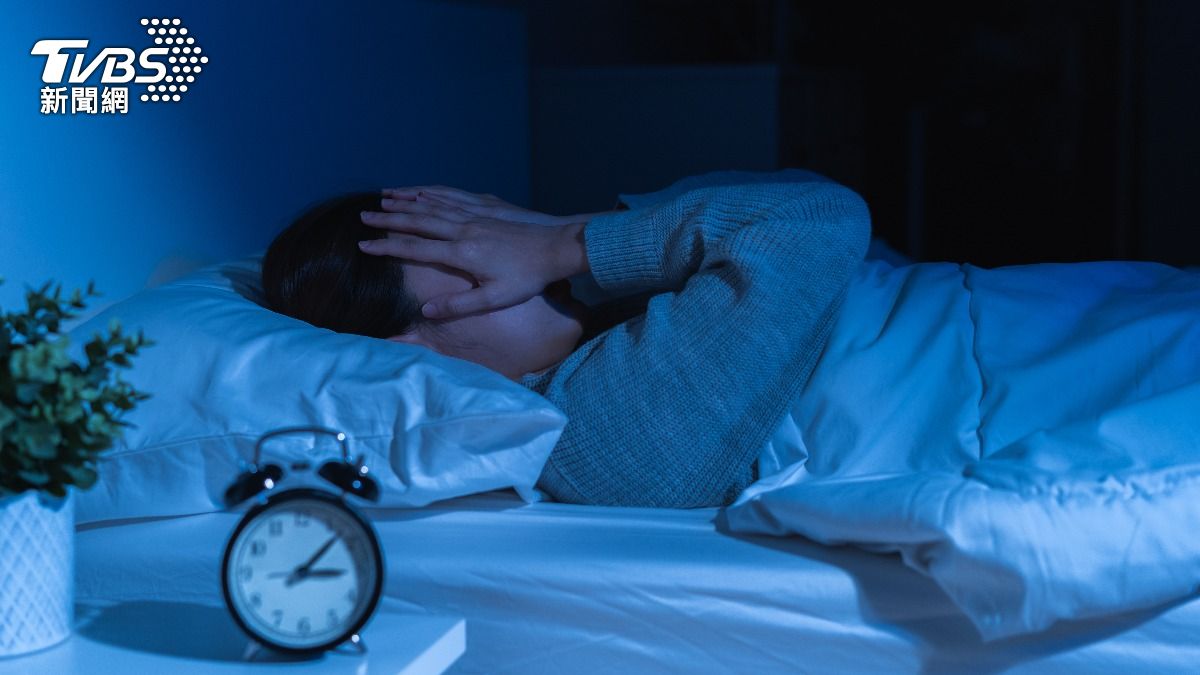 假日熬夜又一路睡到隔天會變胖！營養師建議睡午覺：事半功倍